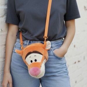 Disney Parks Winnie the Pooh - Tigger Face Crossbody Bag Zipper Purse - NWT